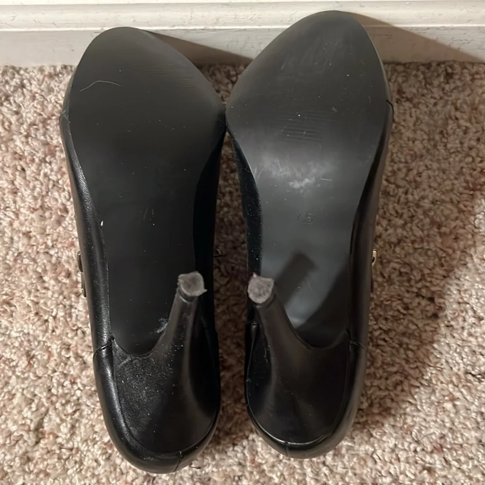 Two Lips Women’s Black Leather 2 Zip Closure 4” Heel Stilettos Size 7.5